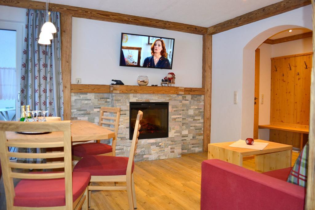 Pension Alpenperle Holzgau Eksteriør billede