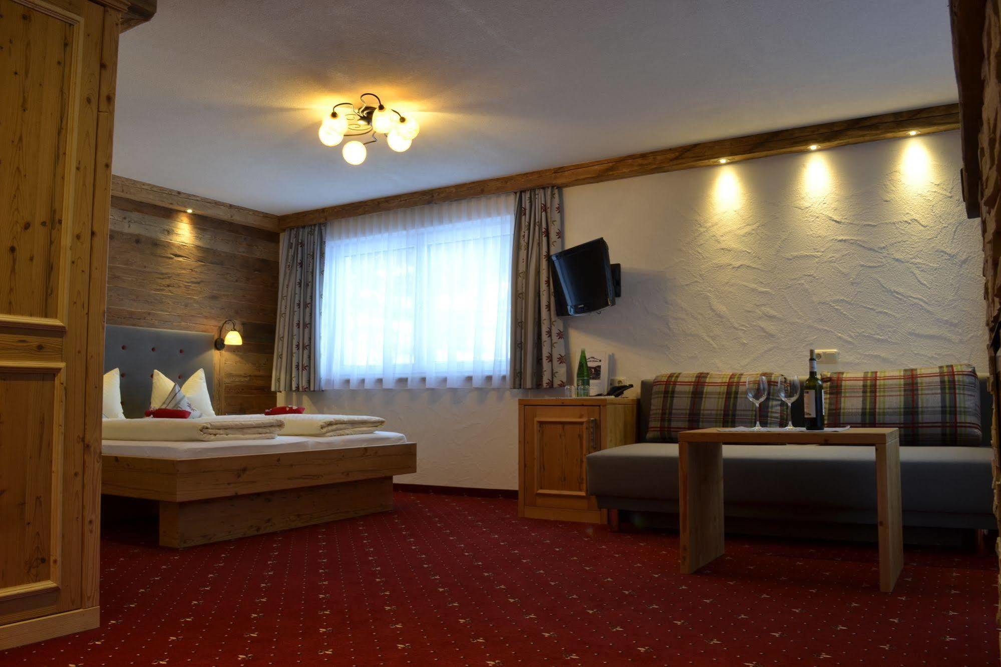 Pension Alpenperle Holzgau Eksteriør billede